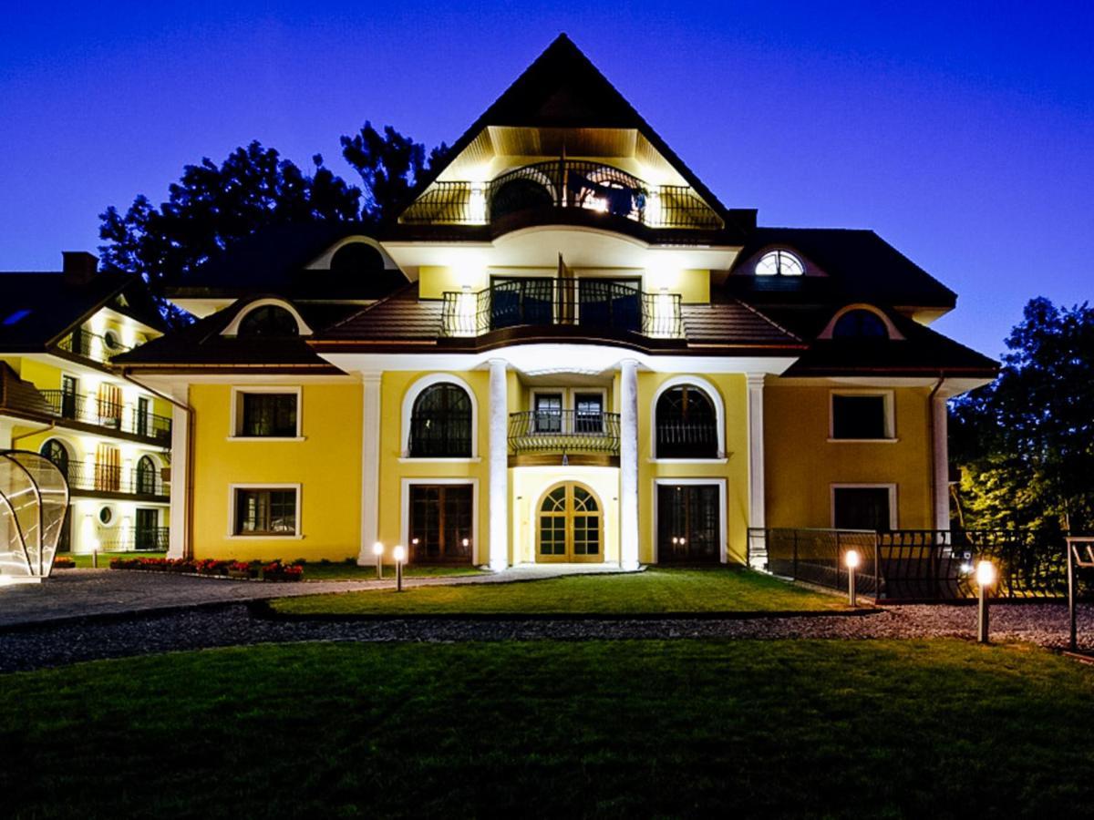Sienkiewicza 12 *